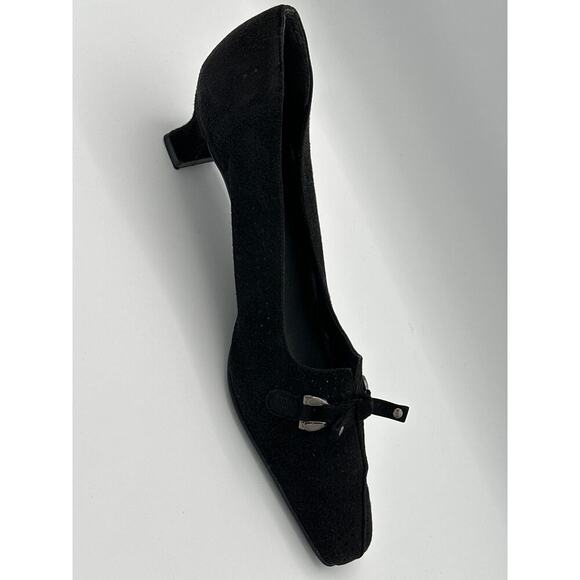 Stuart Weitzman Black Pierced Suede Kitten Toe 1.5” Heel Size 10 - Picture 1 of 6
